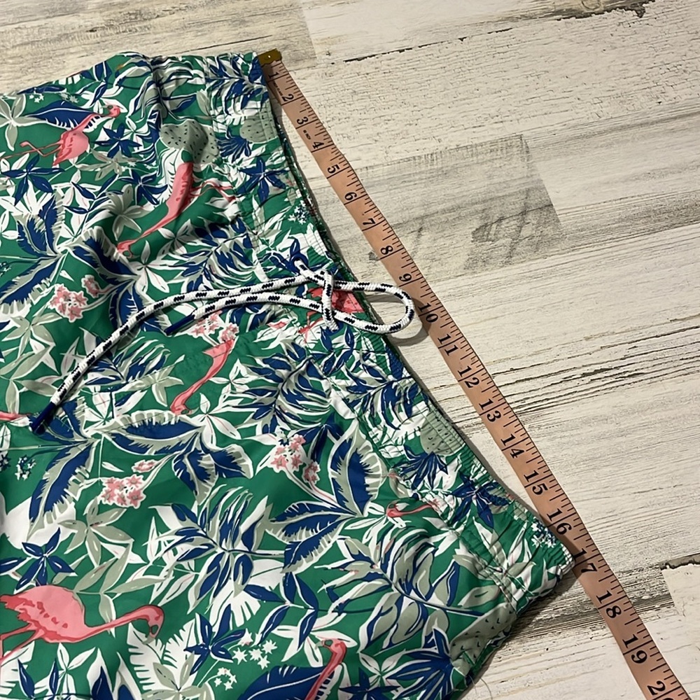 Izod Flamingo Swim Trunks Size Large NWT - Picture 9 of 11
